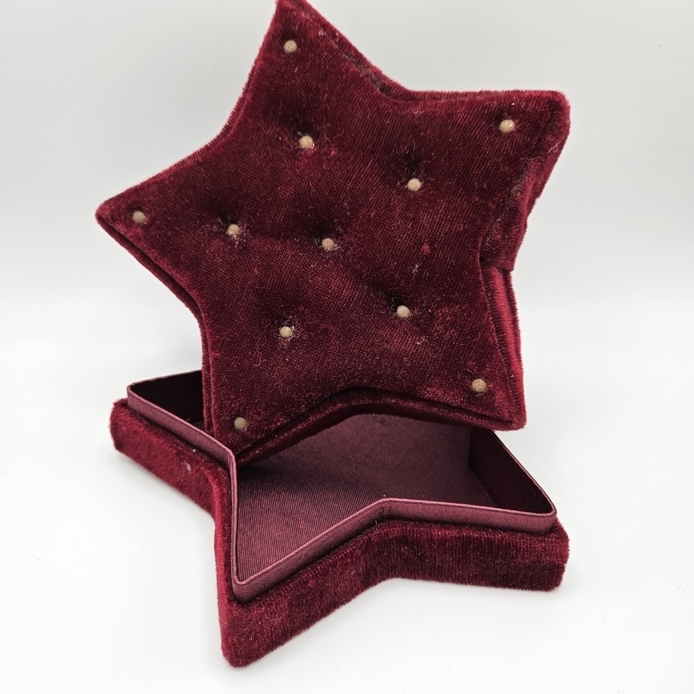 VINTAGE Lindy Bowman Company Red Velvet Star Gift Box